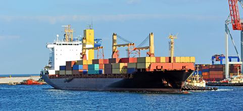 I et stærkt udfordret søfragtsmarked chartrer DSV i Danmark ad hoc tre skibe for at sikre forsyningskæder fra Kina. 