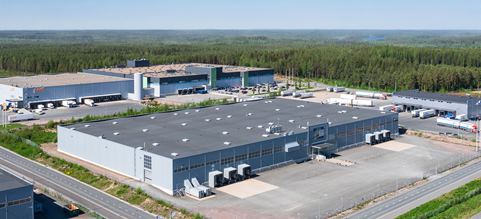 DSV Solutionsin uusi varastorakennus Hämeenlinnassa Moreenin yritysalueella.