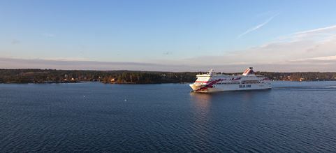 Baltic Princess merellä Tukholman edustalla