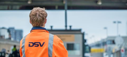 agent douane avec gilet orange dsv