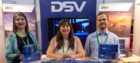 De izquierda a derecha: Massiel Peralta – Sales Supervisor – CCP, Lilibeth Aceituno – Sales Representative y Kristian Monberg – Concepción Branch Manager de DSV Chile