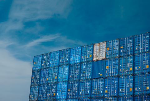 Imagen de contenedores marítimos azules DSV