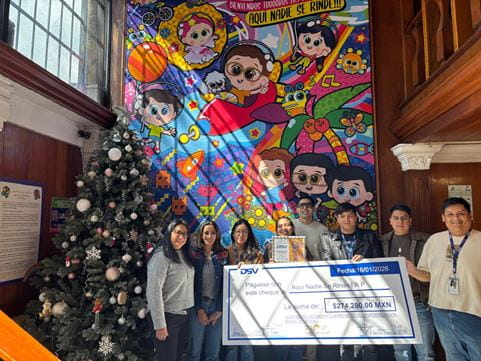 DSV entrega donación a Aquí Nadie se Rinde I.A.P.