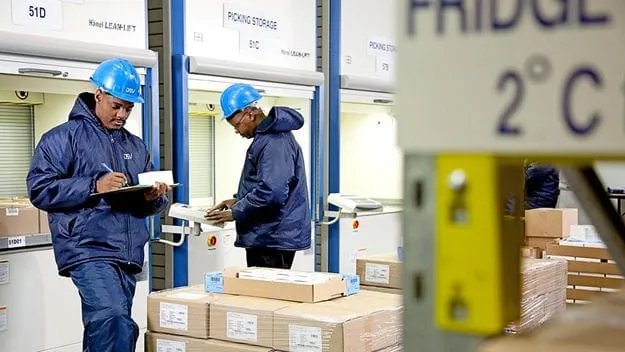DSV employees working in a temperature-controlled environment