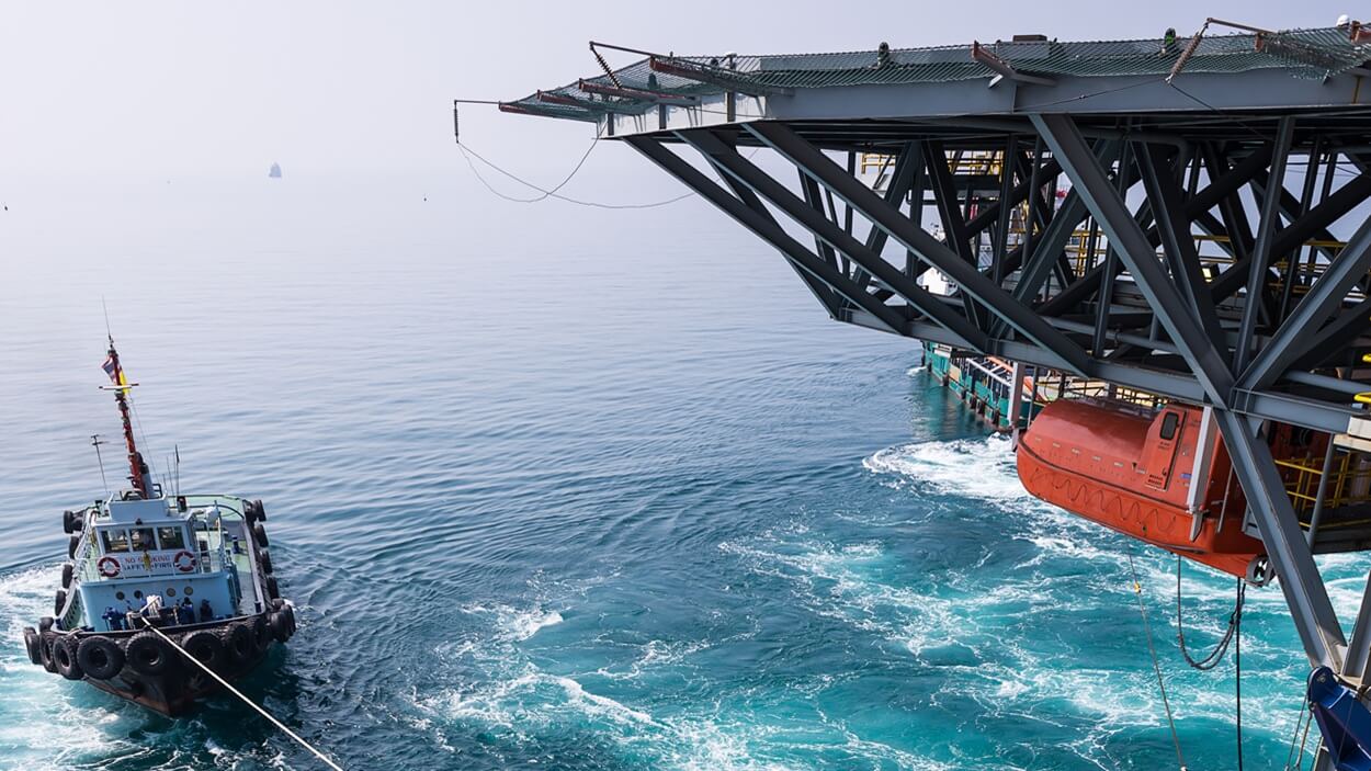 Marine chartering for UAE businesses with offshore operations