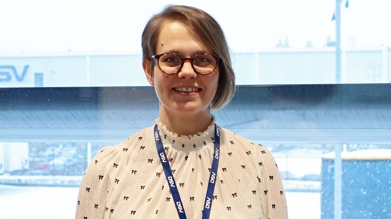 Emilia Herlin vastaa Road-divisioonan asiakaspalveluosastosta.