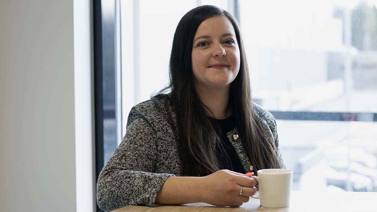 Katja työskentelee DSV-konsernin palveluksessa Tanskassa, mutta istuu fyysisesti Vantaalla.