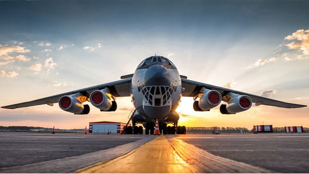 Flugzeug auf Rollfeld