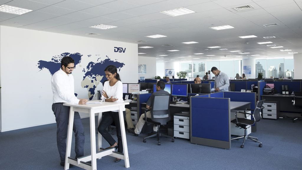 Freight forwarding jobs in global supply chain DSV