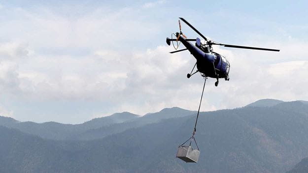 Helicopter navigating dangerous terrain - Challenging service requirements