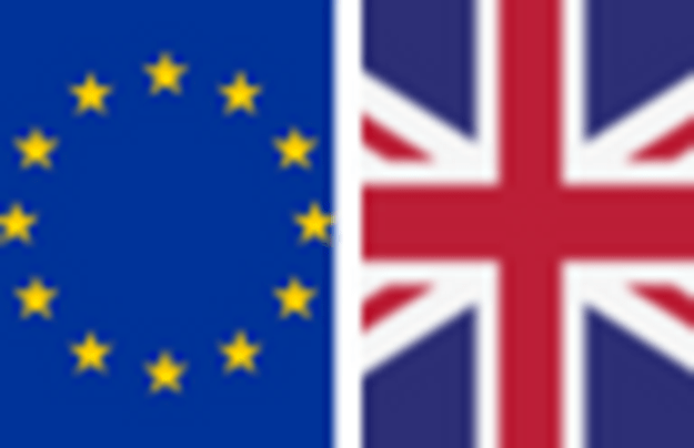 Banderas de la Unión Europea y el Reino Unido juntas