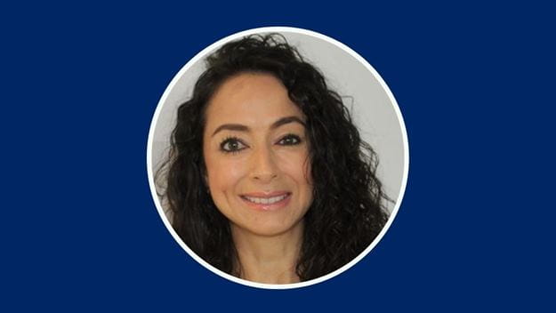 Fotografía de Carolina Reascos en fondo azul DSV