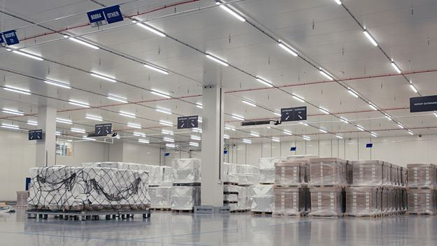 dsv transport en logistiek pallets in warehouse