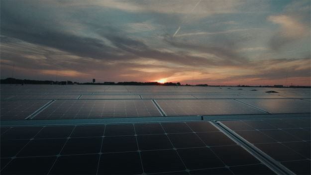 dsv transport en logistiek zonnepanelen in Eindhoven