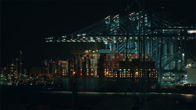 dsv transport en logistiek containerschip in haven van Rotterdam