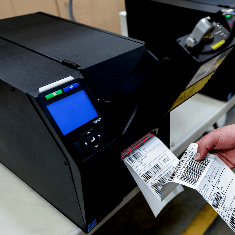Label machine printing labels