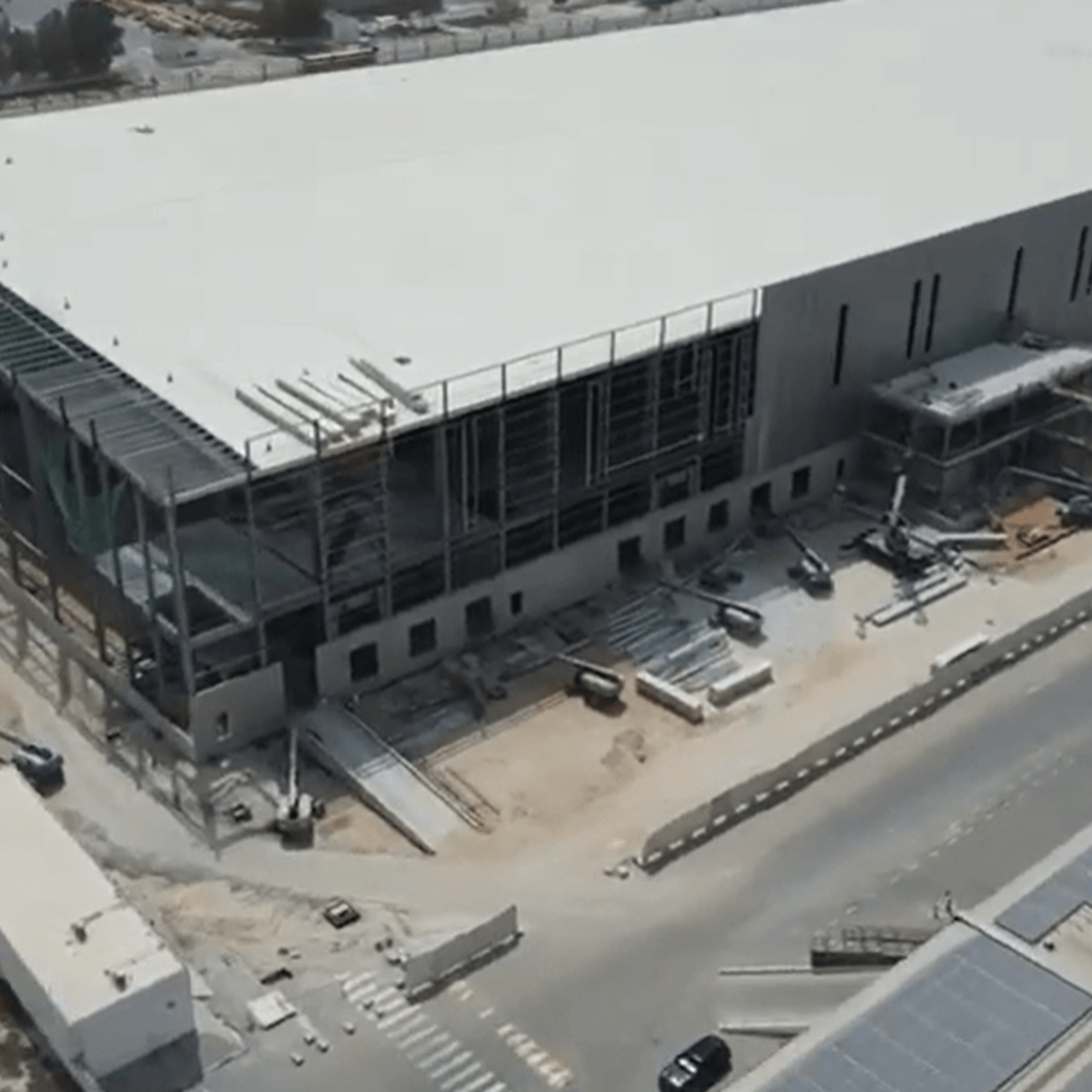 Dubai warehouse taking shape 