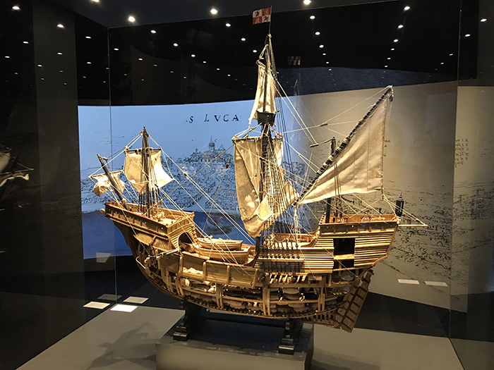embarcacion espanola exposicion primera vuelta al mundo museo naval madrid