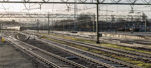 Dovrebanen stenges til midten av april